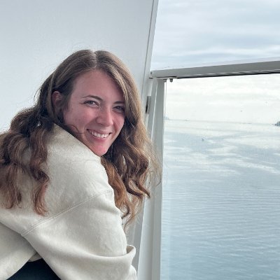 ElizaLies_'s profile picture. 🚙I travel around the lower 48 scarfing down donuts as I go 🍩