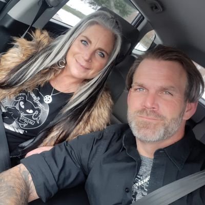 Mark & Paula. 

Canadian trucking couple who loves trucking, music, nature and anything Tool, Puscifer and A Perfect Circle related.  From Ontario.