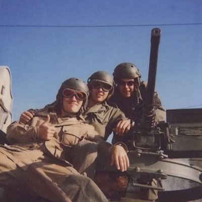 Shaalaala's profile picture. Don't bow your head when you lie in your deathbed.. Just sing shalalalala #Melophilia