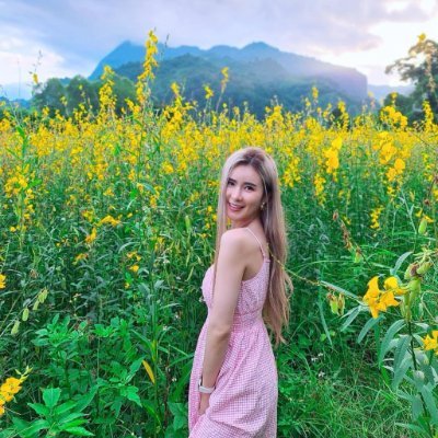 AmeliaLati19's profile picture. Once there's life, there's hope, always keep that 💛❣in mind