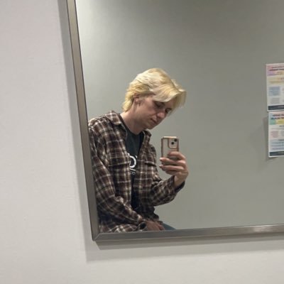 26, libra, cat dad, theatre make-happener, trying to love everyone so please don’t make it hard