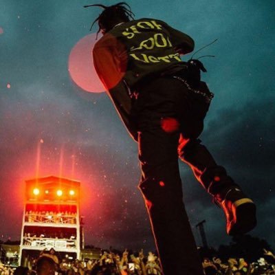 Chris74687713's profile picture. 19