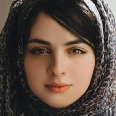 Alamjadyamn's profile picture. لا اشبه احد

يكفي انني يمانيه ❤