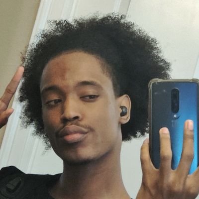 23 • 3D Artist, Animator and Motion Designer • Achiever of Copious Amounts of Intercourse.
