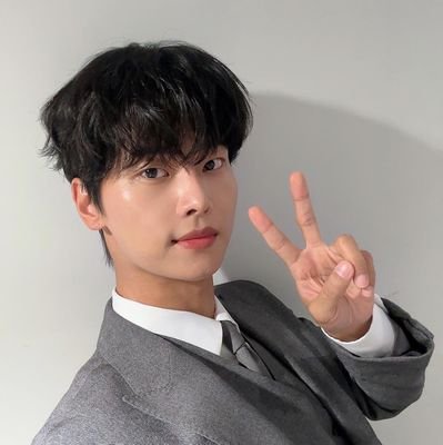 cca900630's profile picture. 혼자 #차학연 이야기하러 오는 계정