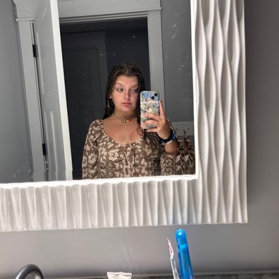 llaynerose's profile picture. 