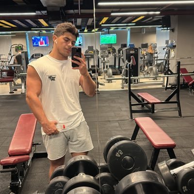 aybaarsozz's profile picture. 