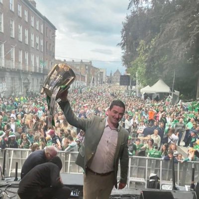 Auctioneer @dooley_group by day.Sports commentator/reporter @rtegaa @satsportrte @sundaysport @gaago by weekend. My own gay thoughts only here. 🏳️‍🌈