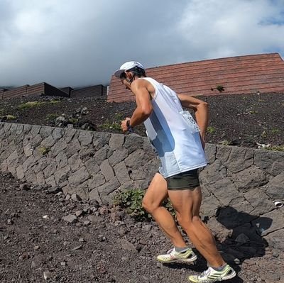 skyrunner🏔🦅
富士登山競走 3:21'37(23)
ﾌﾙ 2:40'40(24静岡)
ﾊｰﾌ 1:16'59(24堀)

静岡マラソン2024にて今シーズン終了。宿題を残してしまった。来シーズンを見据えてまずは4月から始まる山シーズンでしっかり積み上げる⛰️
石岡TRC 茎崎練