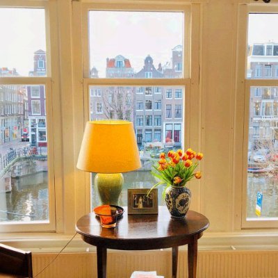 Amsterdam Bed and Breakfast Canal View located in Amsterdam old centre offers breathtaking canal view rooms.  Only two minute walk from Dam Square and Flower M.