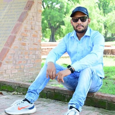 Vinay7080304028's profile picture. 