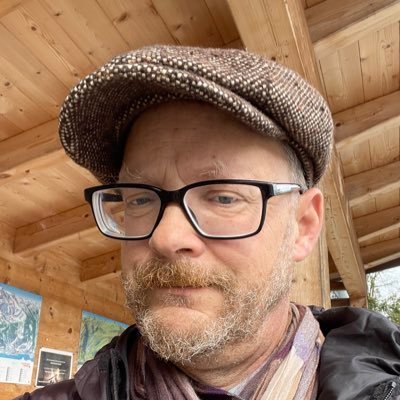 Esoxluzius's profile picture. #Hut #Bart #Brillen #dexcomG6 •Träger #Fensterreinigung #hutwerkstatt #SCBern #Flumserberg #AirJordan #supreme