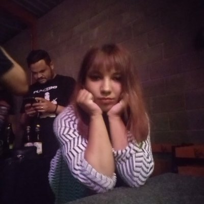 jennyleyneds's profile picture. Professora, esquerdista safada.  Curte poesia, vinhos, música, metafísica, surrealismo, cubismo, filosofia e política. 
Pessimista e niilista que às vezes ri.