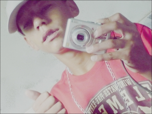 - Felizes são os loucos que vivem pouco mas vivem com Querem ♫♪

{ზ}  # matheuslorin2010@hotmail.com .