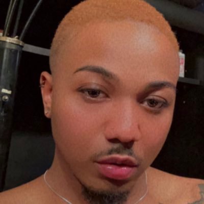 ineverwearshirt's profile picture. Add me on Snapchat @Rychunnfo and ask me about my private story 👅ALSO FREE ONLYFANS LINK ⬇️