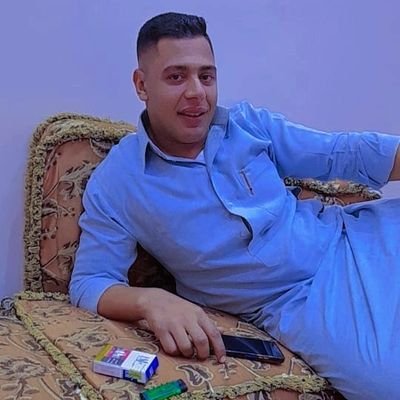 عيش الحياة مثل الصقور بين الاحباب وعيشها مثل الذئب مع الاعداء