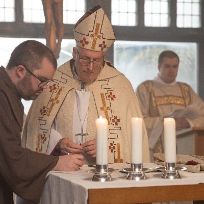 Anglican Franciscan Friar. . Prayer. Silence. Study. Doctor Who, R.S Thomas, .Milford Haven born. I showed up! ALL VIEWS MY OWN NOT SSF!