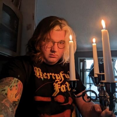 Mutant and proud.

certified edgy asshole and hobby tourist!

terfs will end up in hell.

he/they/undead/vampire.

me like make YouTube video.