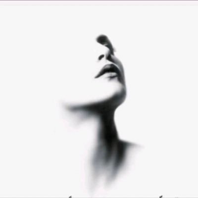 srabxxz's profile picture. "إنّ اللهَ يفتحُ لنا في كلّ مرحلة من عُمرنا، ما يناسبها من أبوابِ الرزق، فاطمئن."
