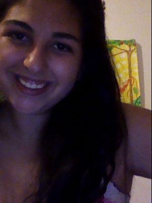LOV MUSIC , CONCERTS, DESIGN ITS MY LIFE ! HANGING OUT WITH FRIENDS AND PURE NATUREEE, THE BEACH WELL ...LIFE! CSWS :D