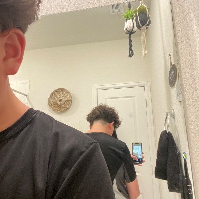 PauseLOLonYT_'s profile picture. wassup