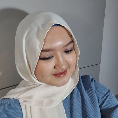 Loves to review lot of beauty product & fashion🌻 | sensitive to dry | DM for any inq/collab |💌uwlanmaira26@gmail.com
