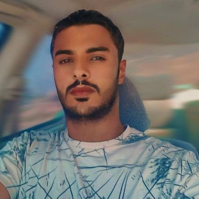 koob55655's profile picture. يامن هواه اعزه واذلني 
             كيف السبيل الى وصالك دلني 💕