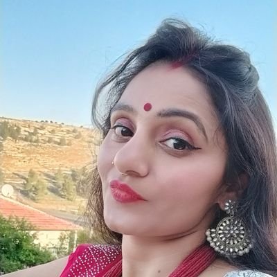I help to transform your yoga practice with bold,
new movements &
turn your passion into reality with my teaching.
👉 Tweets R my personal BiCHAAR🙏