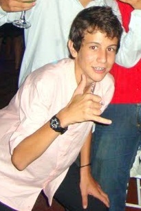 um homen qnd está em paz não quér guerra com ningueem  ♫