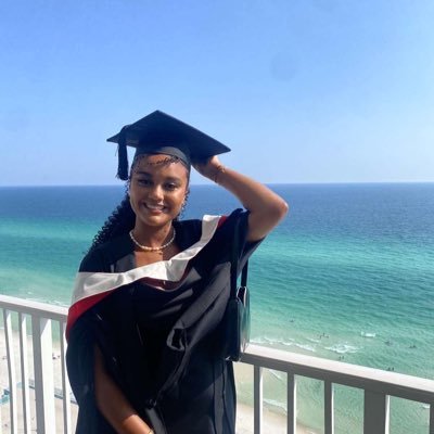 Teacher (aspiring!) Cardiff University First Class graduate👩🏽‍🎓Student at the University of Bristol completing a PGCE in Secondary School English.👩🏽‍🏫