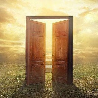 J’ai longtemps cru que j’étais libre, puis Dieu est intervenu, car j'ai touché les bords du monde. Rendez-vous sans violence. L'amour est possible.