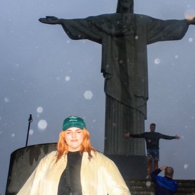 hollyedwards_'s profile picture. 