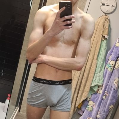 24
Gay | Dom | Top

some content and a porn collection dm for meets I don't do anon so don't waste your time.