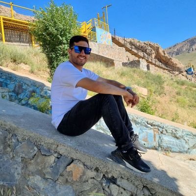 دنبال شُهرتیم و پِی اسم و رسم و نام ، غافل از این
که فاطمه (س) #گمنام می خرد...💔