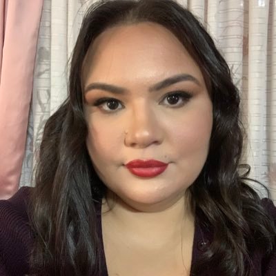 I like rollercoasters, singing out loud, airplanes and views. Believe every action have a reaction. Oh and my name is Bel, hi! CBR ❤️