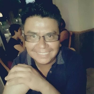 Abogado egresado de la Universidad Autónoma de Querétaro.