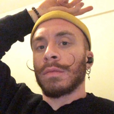 JUMA | Queer Artist - Maestre Pokemon frustrado. ♒️🧘♂️🌱📸