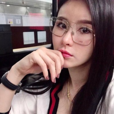 moondozzing's profile picture. Always keeping a positive perspective.❤️💪🌟