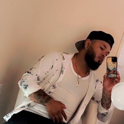 ICYbuilt's profile picture. 