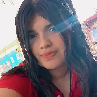 Soy una chava común.
Mi lealtad no es con uno solo, sino con varios.