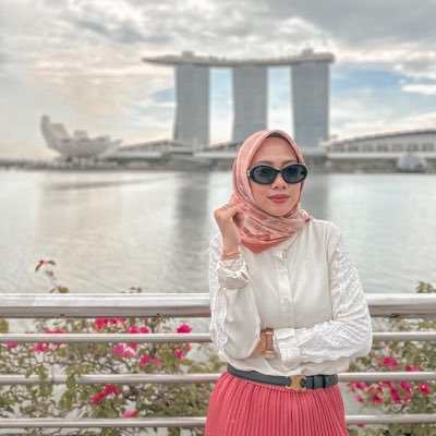 GadisGemilang's profile picture. Sundanesse, a mom and a doctor