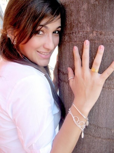 Hellooo I am very funny and I believe that everything in life can improve. I also believe in the fairy tale story kkkk