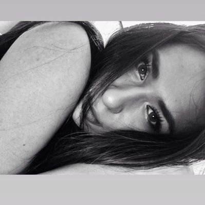 Al final tienes que confiar en algo: tu instinto, el destino, la vida, el karma, en lo que sea💌⚘