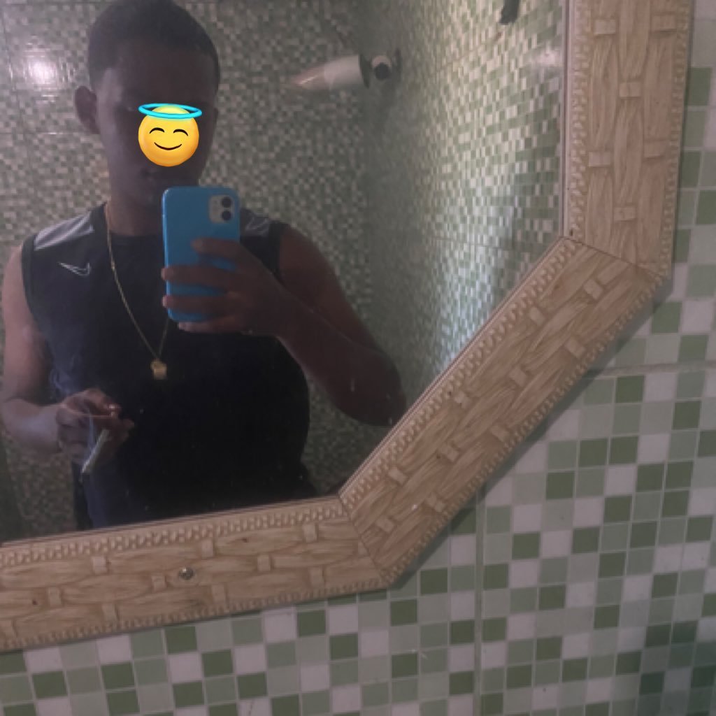 RobertR22190402's profile picture. 👓 vive💔😭🏴🏴