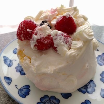 yuri619yuri's profile picture. 長年同じ会社に通っている会社員です。銀魂、水曜どうでしょう、堺雅人さんなんか大好きです。あ、お買い物も。あと、旅も。 買わずに後悔するより、買って後悔っ!!