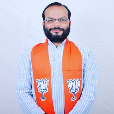 • Member, State Media Department @BJP4Gujarat • @WesternRly DRUCC Member Govt Of India 🇮🇳 • Commissioner Rashtriy Scout Guide Gujarat 🇮🇳 • President, PDUVS