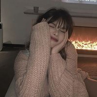 b(@bettyessiz) 's Twitter Profile Photo