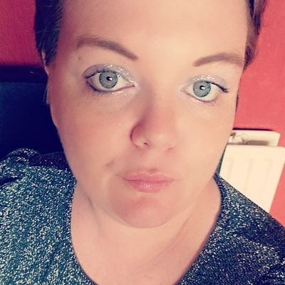 Jacqueline from Scotland I'm 29 play video games.