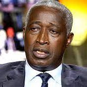 Raymond Ndong Sima, né le 23 janvier 1955 à Oyem (Gabon), est un homme d'État gabonais, Premier ministre du 27 février 20121 au 24 janvier 20142.