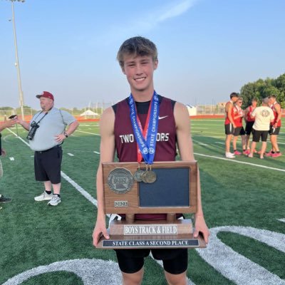 Two Harbors 25’ | 5’10” 160lbs | 3.355 GPA | 230lbs bench | 390lbs Hi-Hex | 36” vert | 285lbs squat | track 100m dash + long jump ~ MN State champ 23’